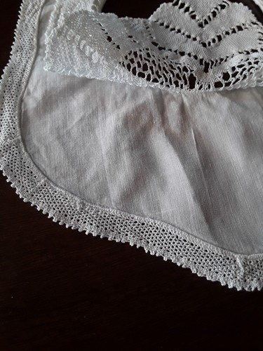 ANCIEN bavoir bavette dentelle main pour bébé poupée@old bib - Picture 3 of 5