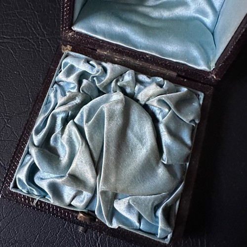BROWN ANTIQUE ENGLISH LEATHER BOUND SATIN LINED SINGLE SILVER NAPKIN RING BOX - Picture 4 of 8
