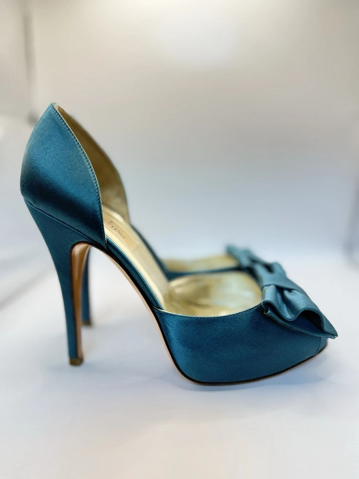 Garavani Valentino Women Silk Shoes, Size EU 37/ US 6.5 Foto 2 de 4