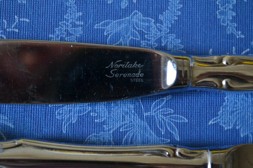 VTG SERENADE BY NORITAKE SILVERPLATE SET OF 3 DINNER KNIVES, replacements - Picture 2 of 3