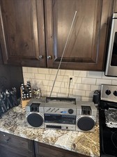 Rare Magnavox D8247 Cassette Boombox Radio W/ Detachable Speakers 1980  s Vintage