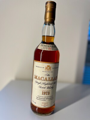 Macallan 1973 - 18 Years - Sherry Oak - Haarriss im Flaschenhals