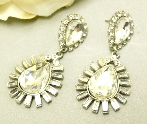 POSH CRYSTAL RHINESTONE TEARDROP DANGLE EARRINGS - Picture 2 of 4
