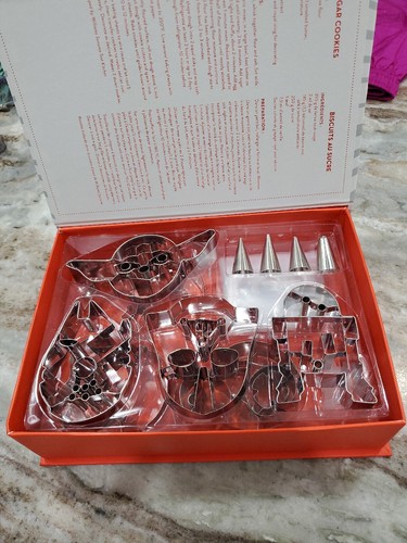 Star Wars William Sonoma cookie cutter set 22 Piece Opened but Not Used 2019 - Picture 4 of 6