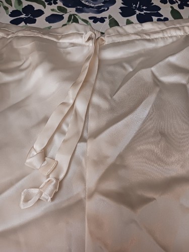 Vintage Victoria’s Secret Satin Sleep Shorts Pajama Set - Picture 5 of 9
