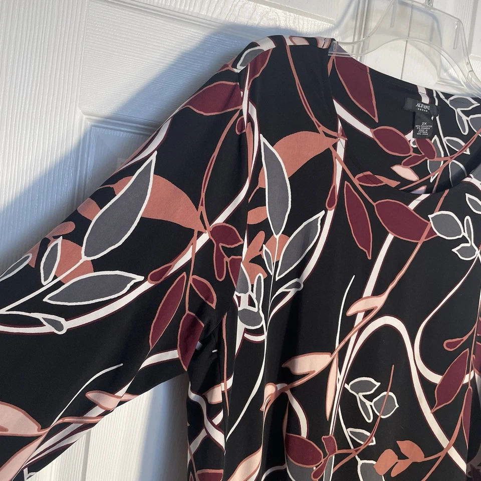 Camisa Alfani Mujer Mujer 2X Negra Roja Beige Floral Pullover Túnica Detalle Cremallera Foto 2 de 4