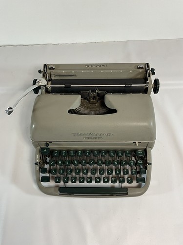 Vintage Original Remington Quiet Riter Miracle Tab Typewriter & Case - Picture 3 of 11