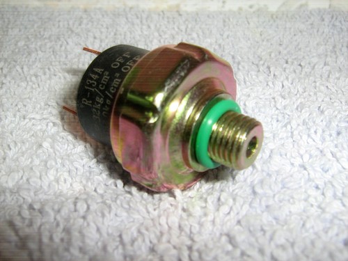 INTERRUPTOR DE AIRE ACONDICIONADO BINARIO MACHO FUJIKOKI SP4086 3/8"-24 CON ARNÉS DE CABLES - Imagen 3 de 3