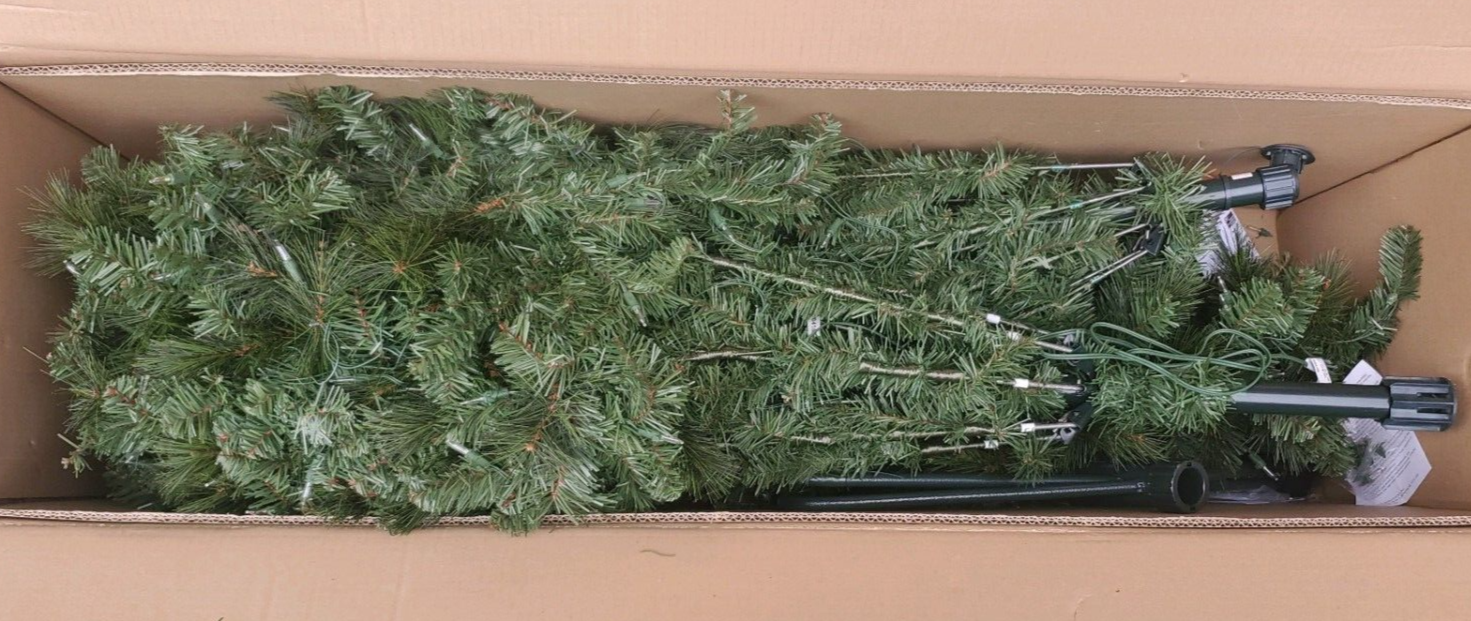 Home Accents 9 ft. PreLit LED Wesley Pine Xmas Tree 650 Color Changing