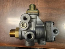 GENUINE BENDIX 102761N K033216 SR-2 VALVE