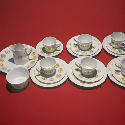 royal tuscan fine bone china tea set - Picture 5 of 6