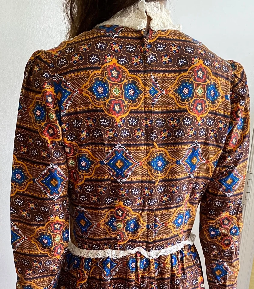 HANDMADE in 1975. This is a Late 1800's Style Period Costume Brown Dress Small - Image 3 of 4