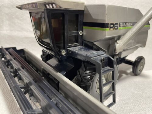 Scale Model 1/24 Scale Deutz-Allis R6 Gleaner Combine Farm Toy Collectible - Picture 3 of 15