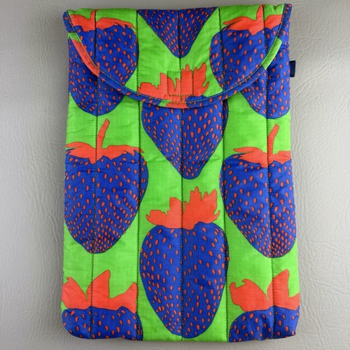 BAGGU Electric Strawberry 16” Laptop Sleeve DISC Green/Blue Symmetrical Pattern