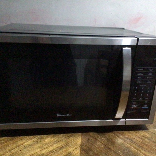 Magic Chef HMM1611ST2 1.6 cu. Stainless steel Countertop Microwave - Gray - Picture 2 of 18