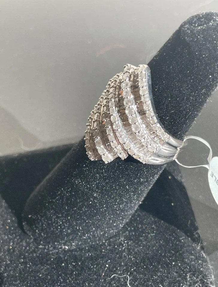 2 CTW Natural Diamonds Cluster Bypass Ring. Platinum over Sterling silver band. - Image 3 of 4