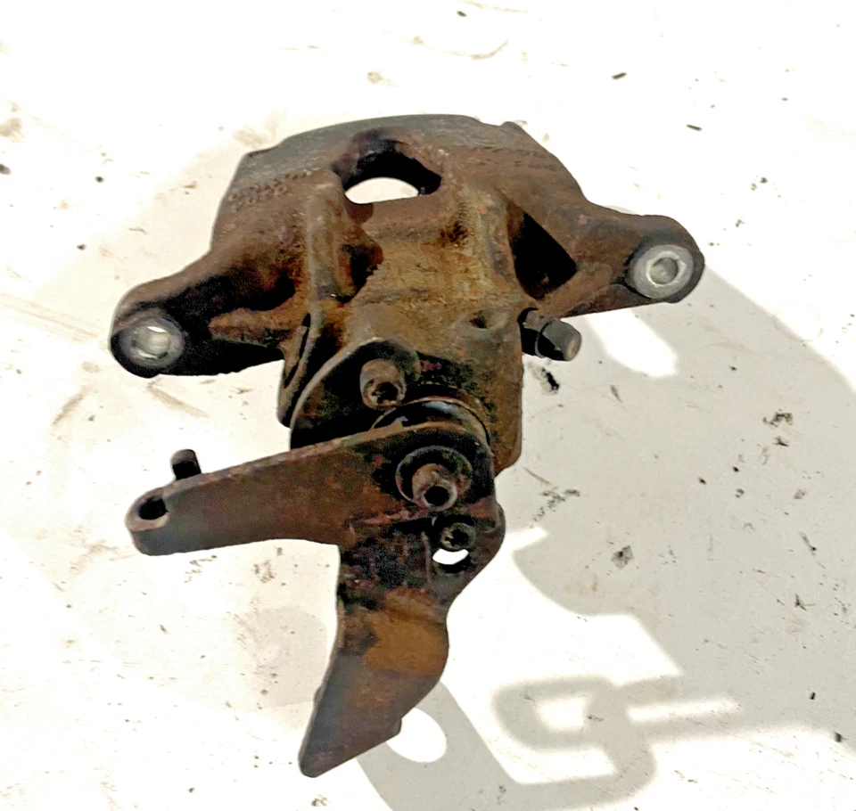 Pinza de freno trasera Renault Master MK2 1998 - 2003 2,5 pasajeros N/S BOSCH OEM Foto 3 de 4