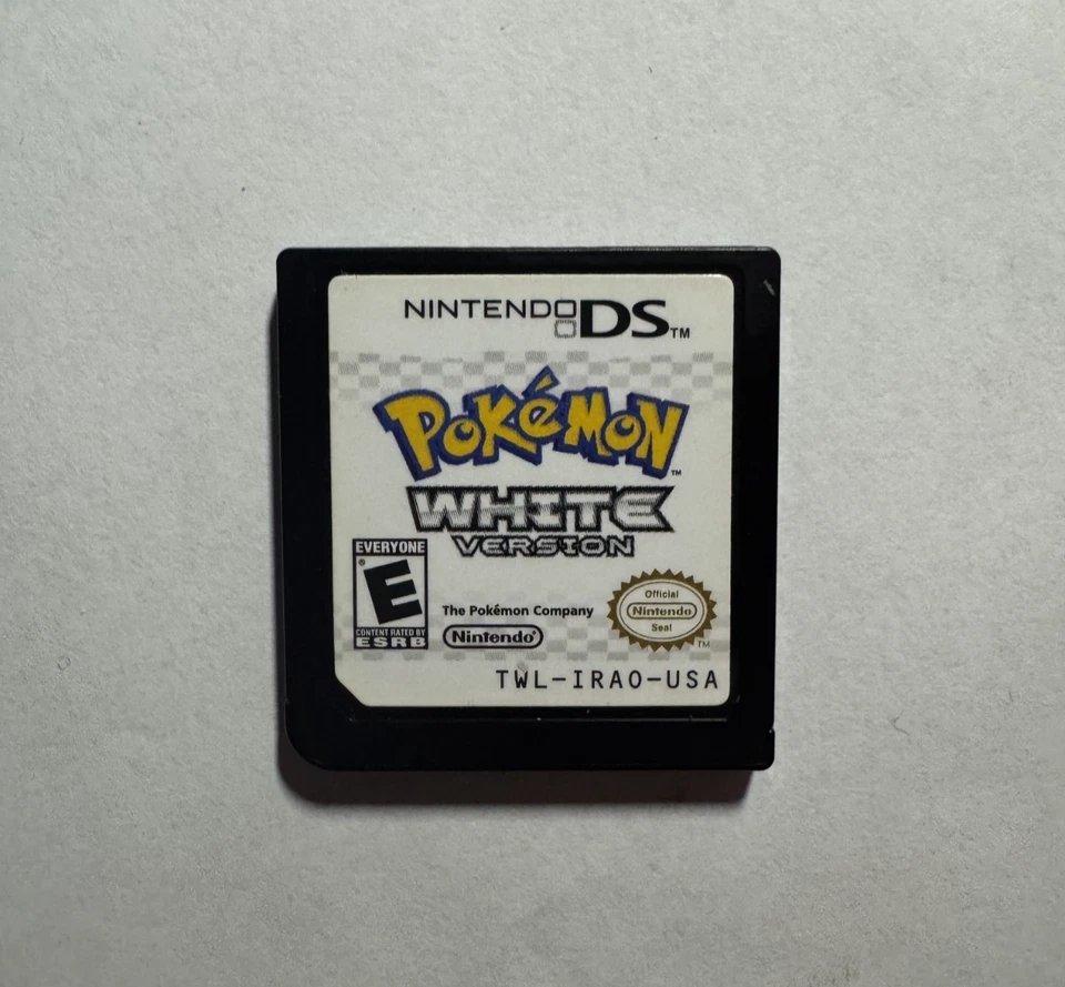 Pokemon: White Version - Nintendo DS / Authentic / Original Case W/ All Manuals - Image 3 of 4