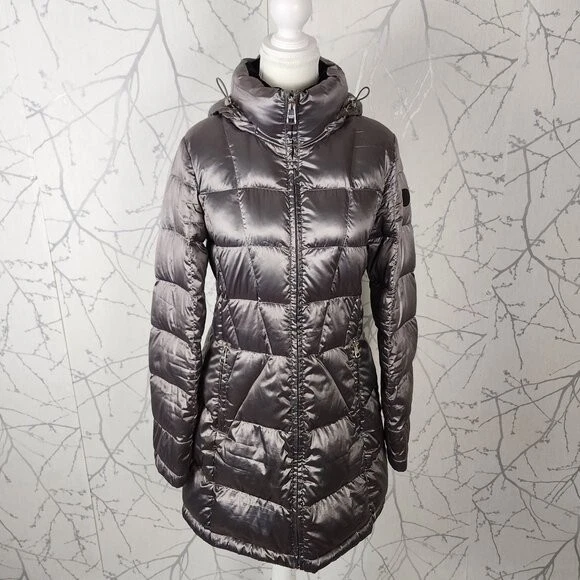 Abrigo acolchado Andrew Marc plateado relleno de plumón de pato | Para mujer S Foto 2 de 4