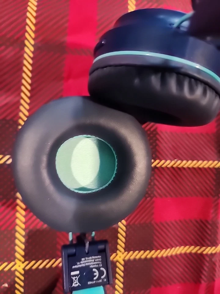 Синие регулируемые беспроводные складные Bluetooth-наушники со светодиодной подсветкой iClever BTH03 - Изображение 3 из 4