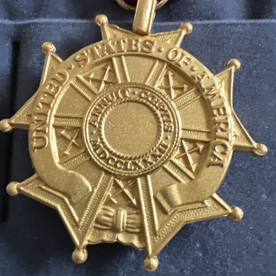 Legion Of Merit Officer U.S. Military Ribbon Medal Annuit CCEPTIS