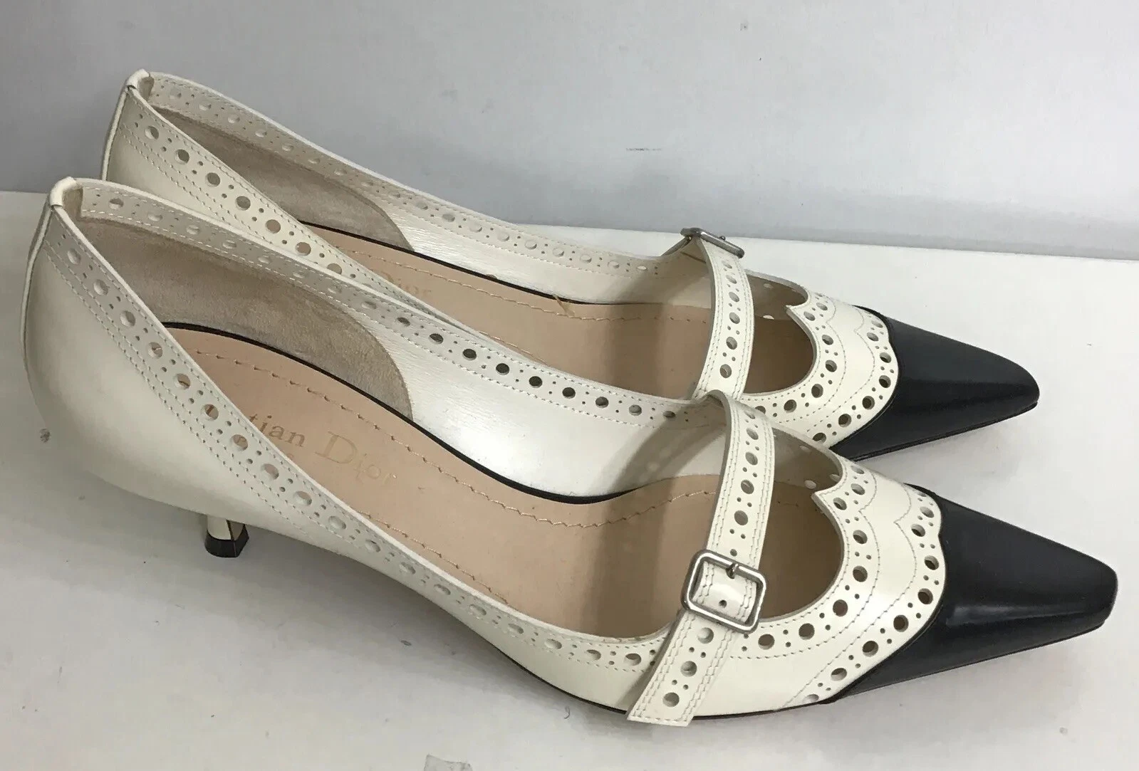 Talon de chaton pompe Christian Dior Spectator crème pointu bout noir neuf 37,5