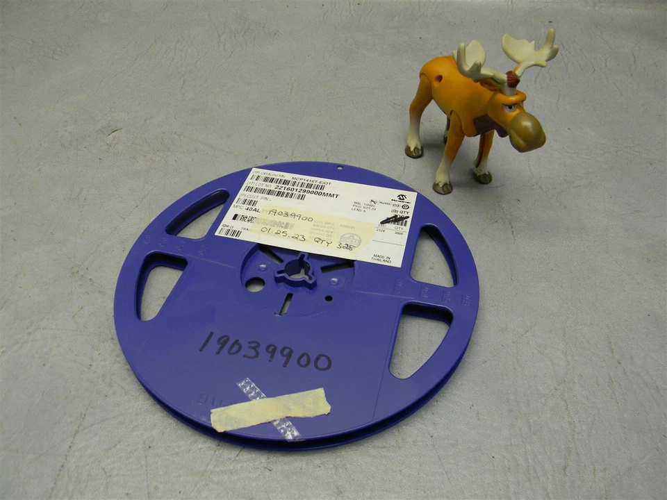 Carrete controlador de puerta Microchip Technology MCP1416T-E/OT de 328 Foto 3 de 4