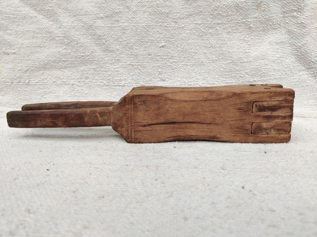 1920s Vintage Primitive Handmade Wooden Lemon Squeezer Decorative