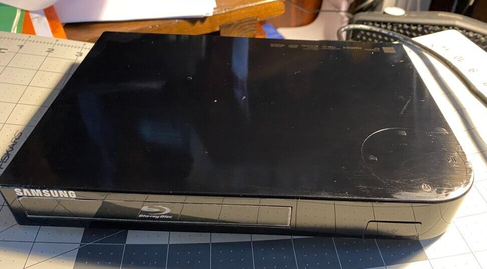 Samsung BDH5100 Bluray Disc Player W/ Remote, includes HDMI 6 ft