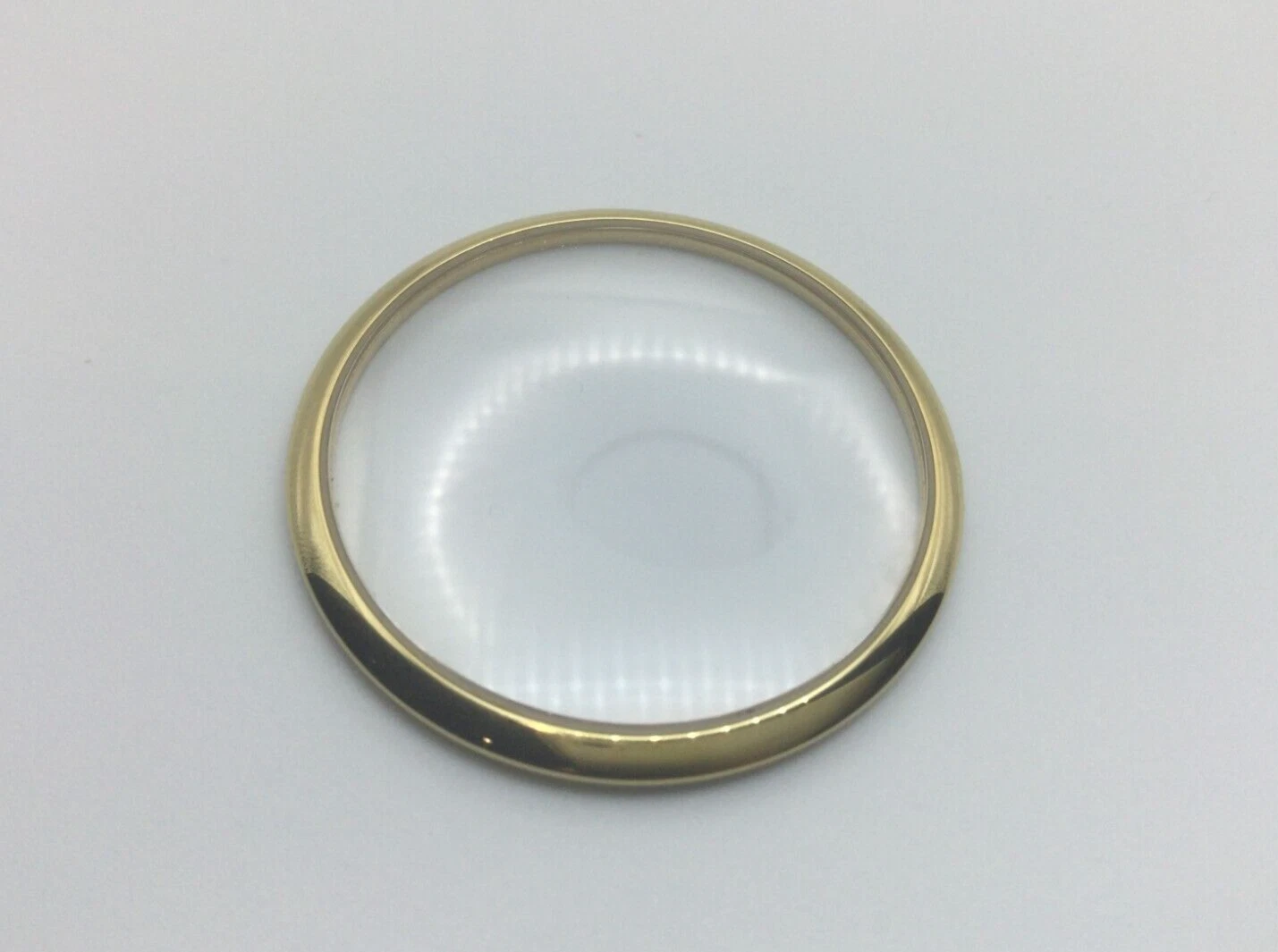NOS LUNETTE DE MONTRE GUCCI G TIMELESS YA PLAQUÉ OR JAUNE AVEC CRISTAL BOMBÉ