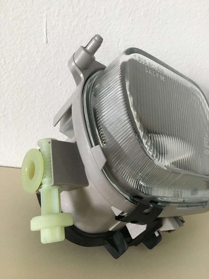 Mercedes-Benz Nebelscheinwerfer rechts W210 E-Klasse A210 820 0256  Original Neu - Bild 2 von 4