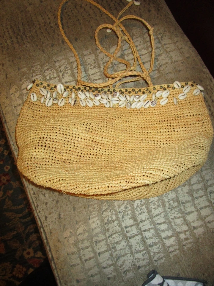 Cartera de paja J.Crew con ribete de conchas de Cowrie Foto 2 de 4