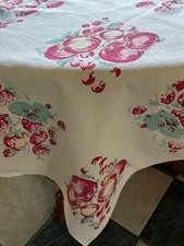 Vintage Fruit Strawberries/Peaches Linen Tablecloth 40” x 31”