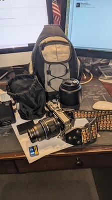 Olympus PEN E PL1  Kit with 2 lenses and case. 