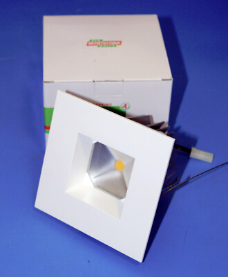 Lot 7 ELITE 4  Square Baffle Trim for B4 Series Housing LED2-1496-600L-MD-35K-90