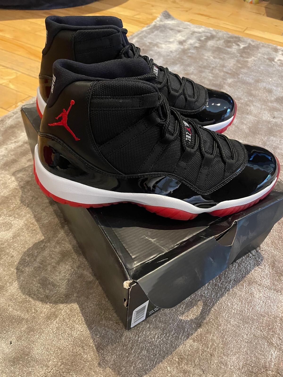 Air Jordan 11 Retro - black/Varsity red-white - UK 10 - BNIB - Never worn