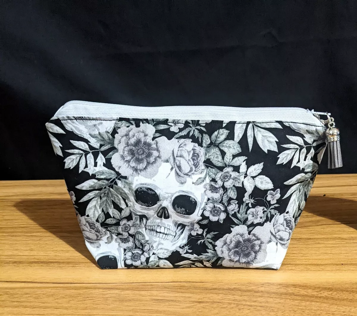 Skull cosmetic bag hot sale