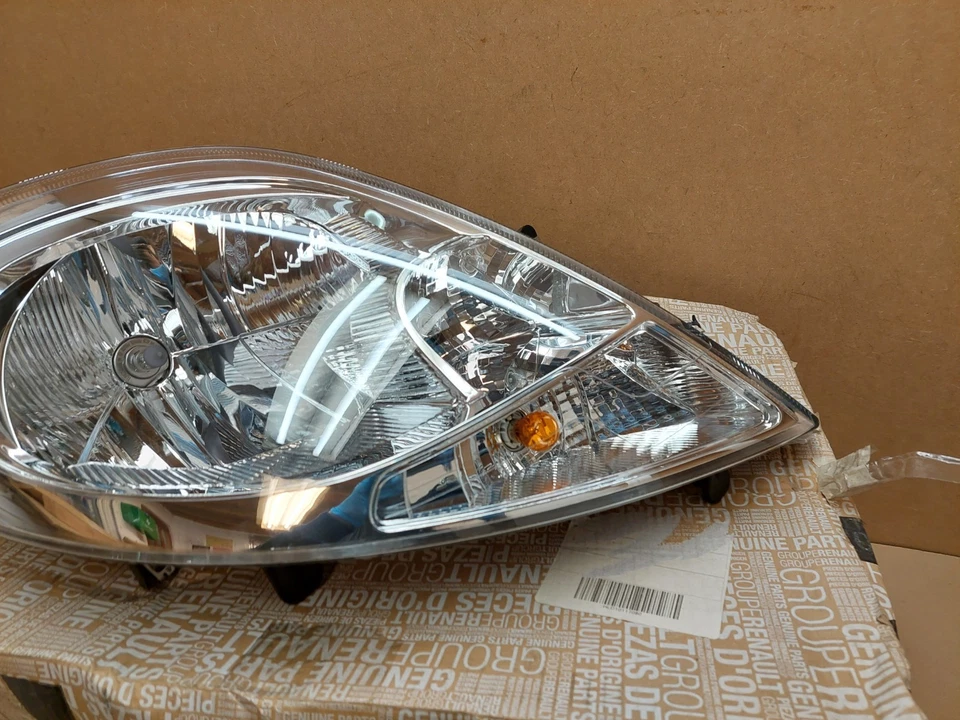 Vauxhall Vivaro Right Headlight  Primastar Traffic 06-14 8200701366 Genuine NEW - Image 4 of 4