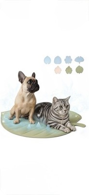 Dog Cooling Mat - Large Leaf Shaped Washable Non-Slip Summer Pad for Dogs Cats