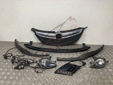 JOBLOT VAUXHALL ZAFIRA TOURER C 2013-ON FRONT BUMPER GRILLE 13300698 2366(7)
