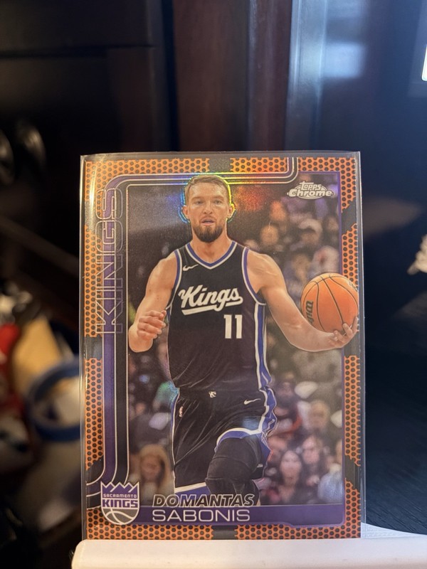 2025-26 Topps Chrome Domantas Sabonis Orange REFRACTOR SP KINGS