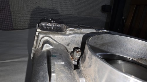 2011-2018 OEM Dodge Charger Chrysler 300 Engine Throttle Body Valve Assembly - Picture 5 of 7
