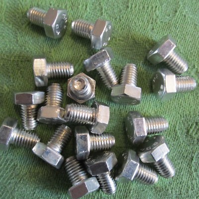Din 933/8.8 verzinkt M 7x10 NEU 20 Stück Sechskantschrauben