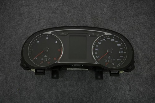 Original Audi A1 8X Tacho Kombiinstrument MFA 8X0920930A Diesel TDI 39.084 km