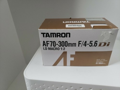 Tamron Auto Focus 70-300mm f/4.0-5.6 Di LD Macro Zoom Lens with Built In Motor - Picture 2 of 5