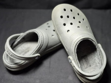 Crocs Dual Comfort Dark Gray Faux Fur Lined Clogs Size Mens 5 Womens 7 EU 37.5