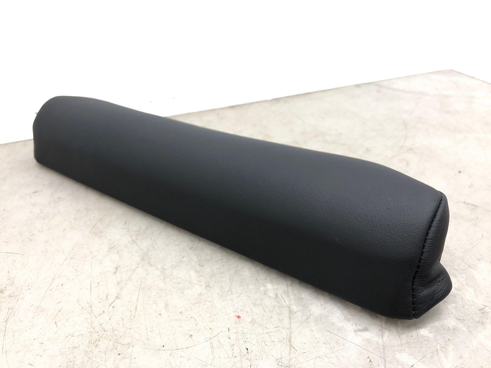 2016-2020 BENTLEY BENTAYGA REAR CENTER MIDDLE CHILD SEAT COVER BRACKET