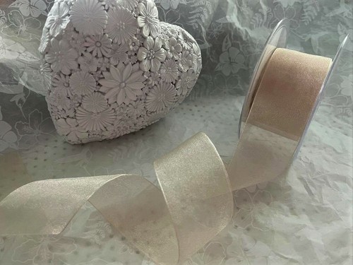 Berisfords CREMA nastro raso trasparente e grosgrain matrimonio sposa (50) - 3 mm - 70 mm - Foto 6 di 14