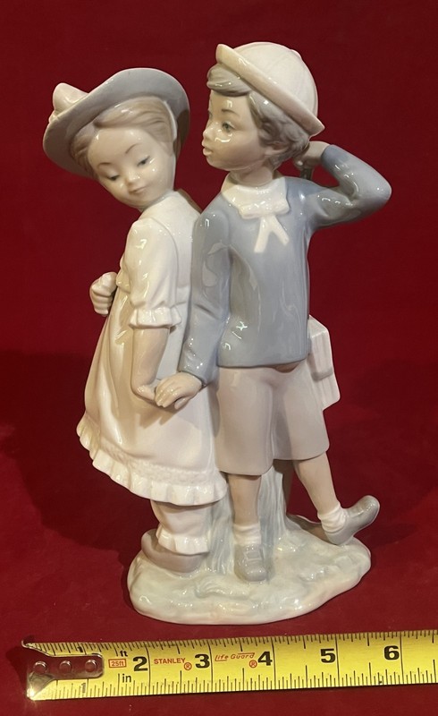 CUTE LLADRO #1127 " PUPPY LOVE " BOY & GIRL HOLDING HANDS-RETIRED-EXCELLENT-MINT