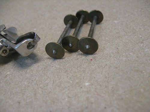 Vtg Nice Singer 127 128 Sewing Machine Shuttle #54504 w/ Carrier & 3 Bobbins - Picture 10 of 15